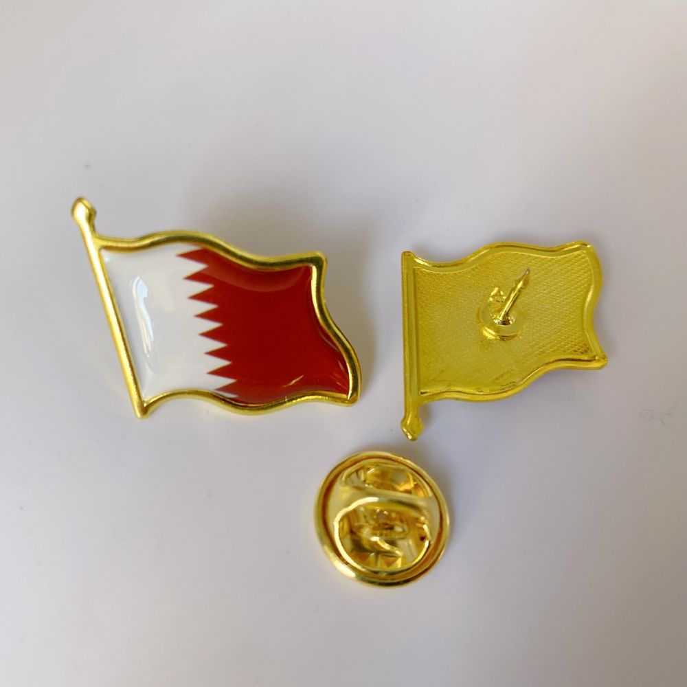 Qatar Flag Lapel Pin - Enamel  - Men'S Fashion Qatar avaliação e preço