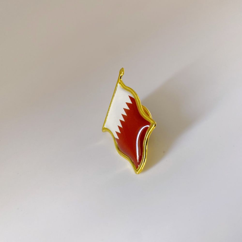 Qatar Flag Lapel Pin - Enamel  - Men'S Fashion Qatar avaliação e preço